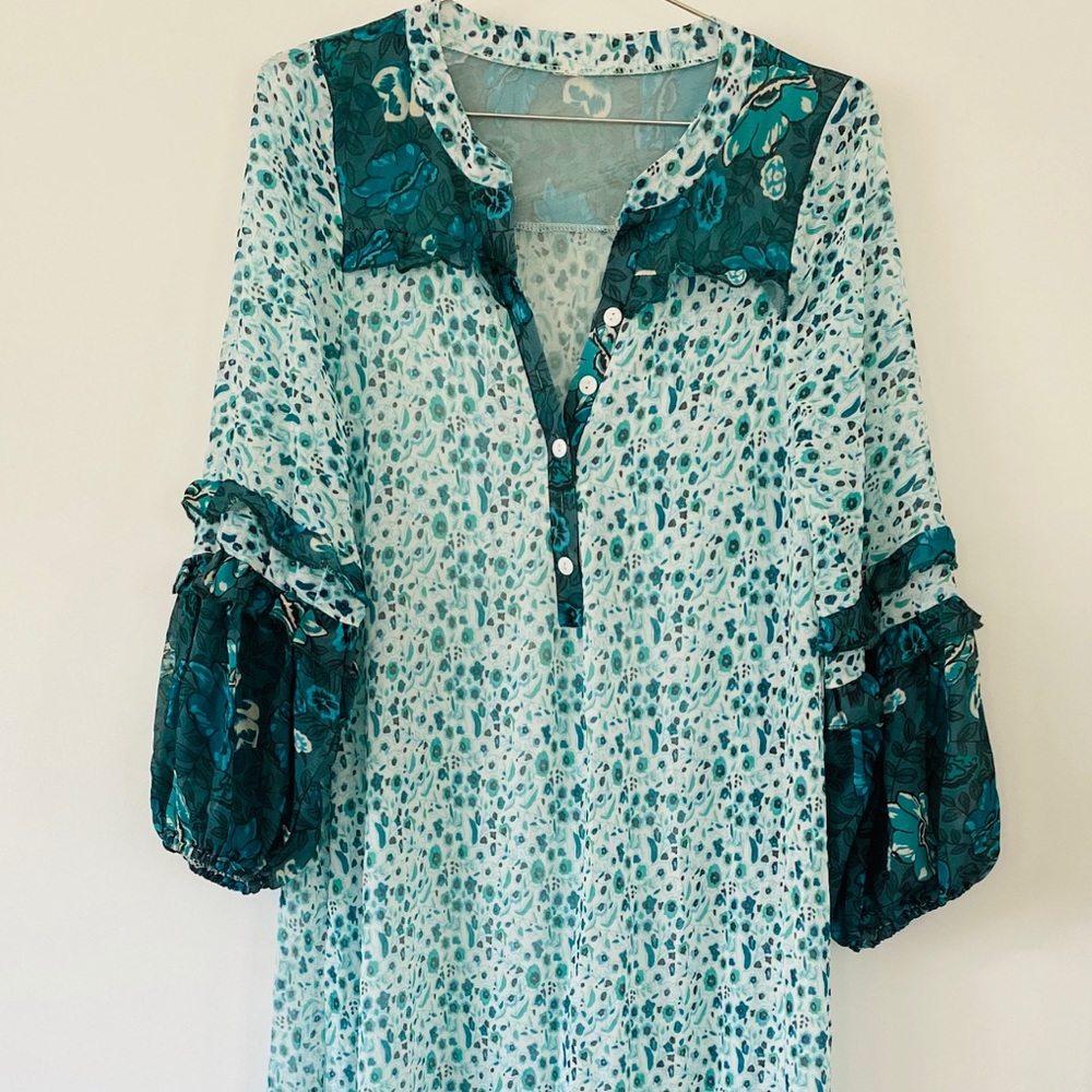 Long printed dress/ coverup. S.